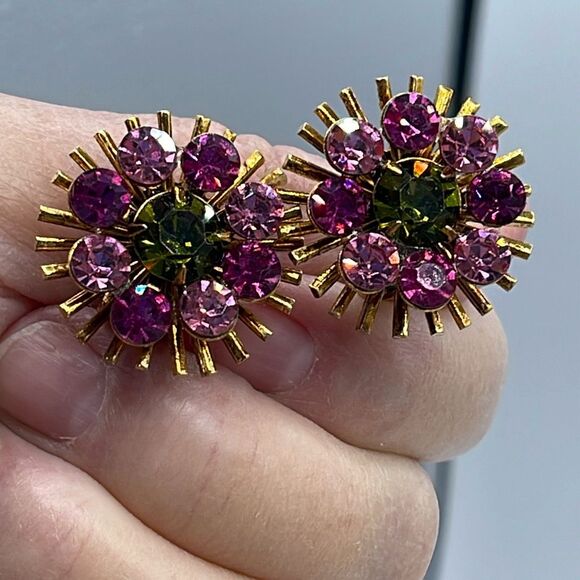 Vintage Ab rose  and green floral earrings - Picture 5 of 7